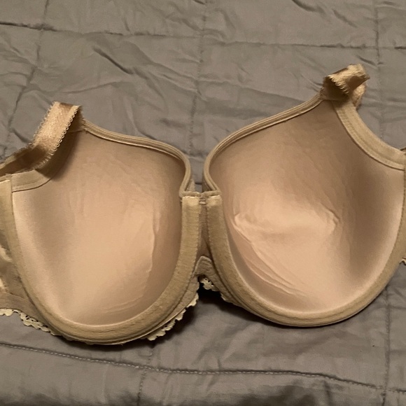 Wacoal Nude Lace Trim Bra - Picture 9 of 10